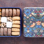 缶に入ったクッキー